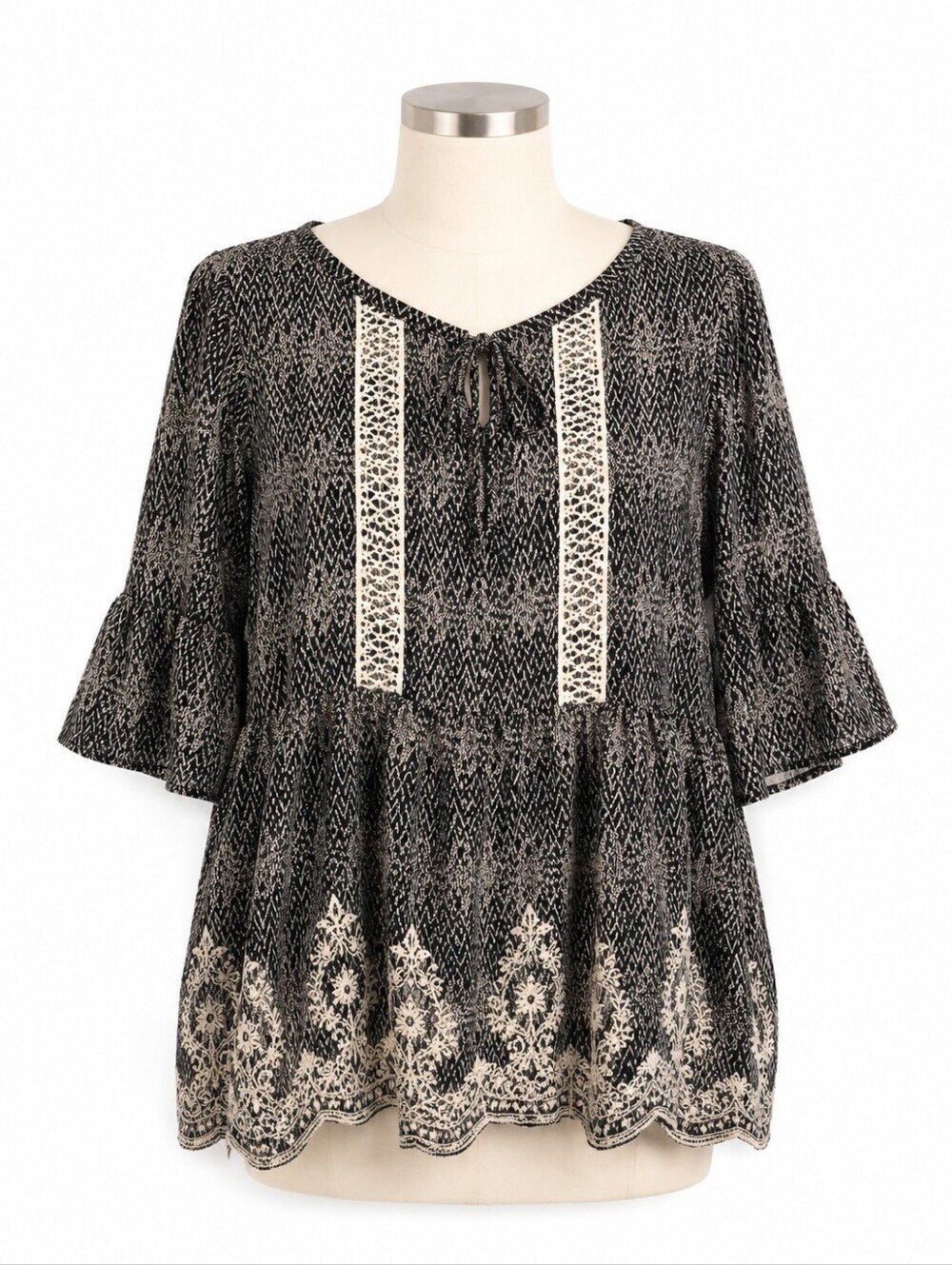 Maurices Women's Black & White Print Embroidered Hem Peplum Top L Casual Boho